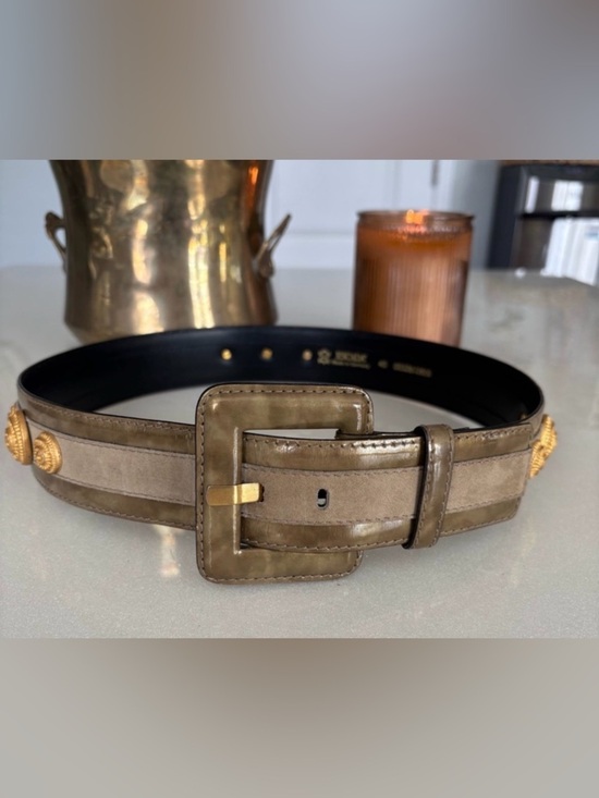 Escada Accessories - Vintage Escada Leather Belt with Gold Shell Detail Taup and Beige Two Tone